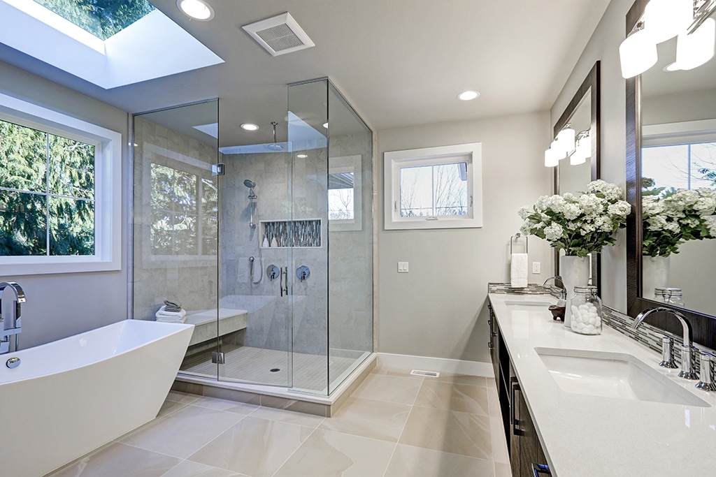 A modern bathroom with minimalistic styling